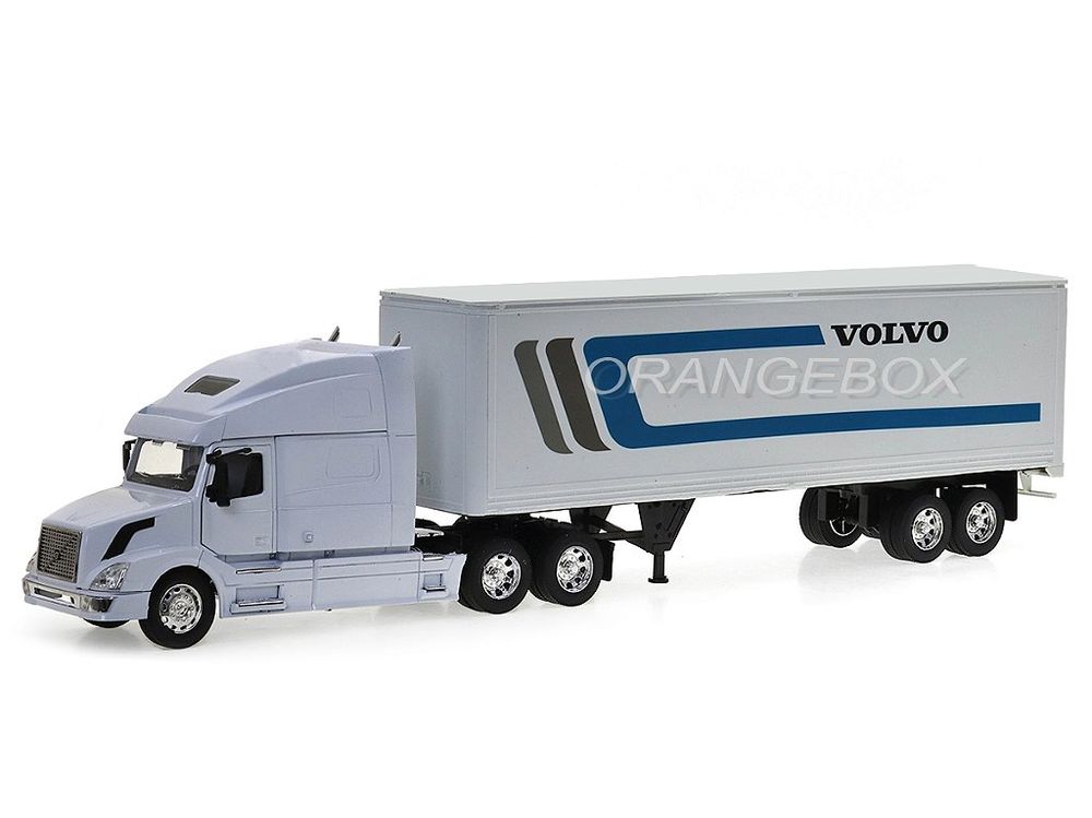Caminhão Volvo VN-780 + Carreta Baú