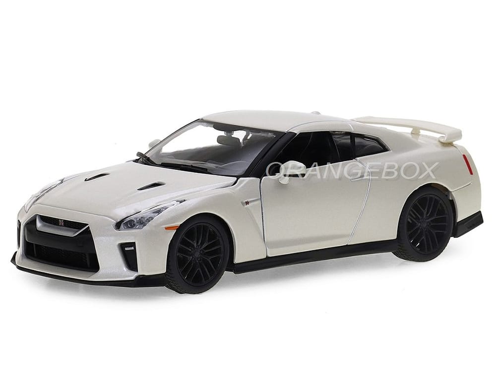 Nissan GT-R R35 2017 Bburago