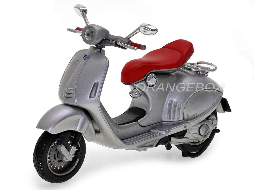Vespa 946 Belissima 2014 Maisto