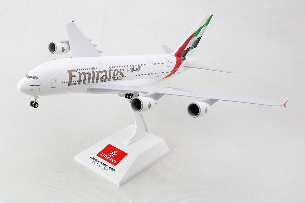 Avião Emirates A380-800